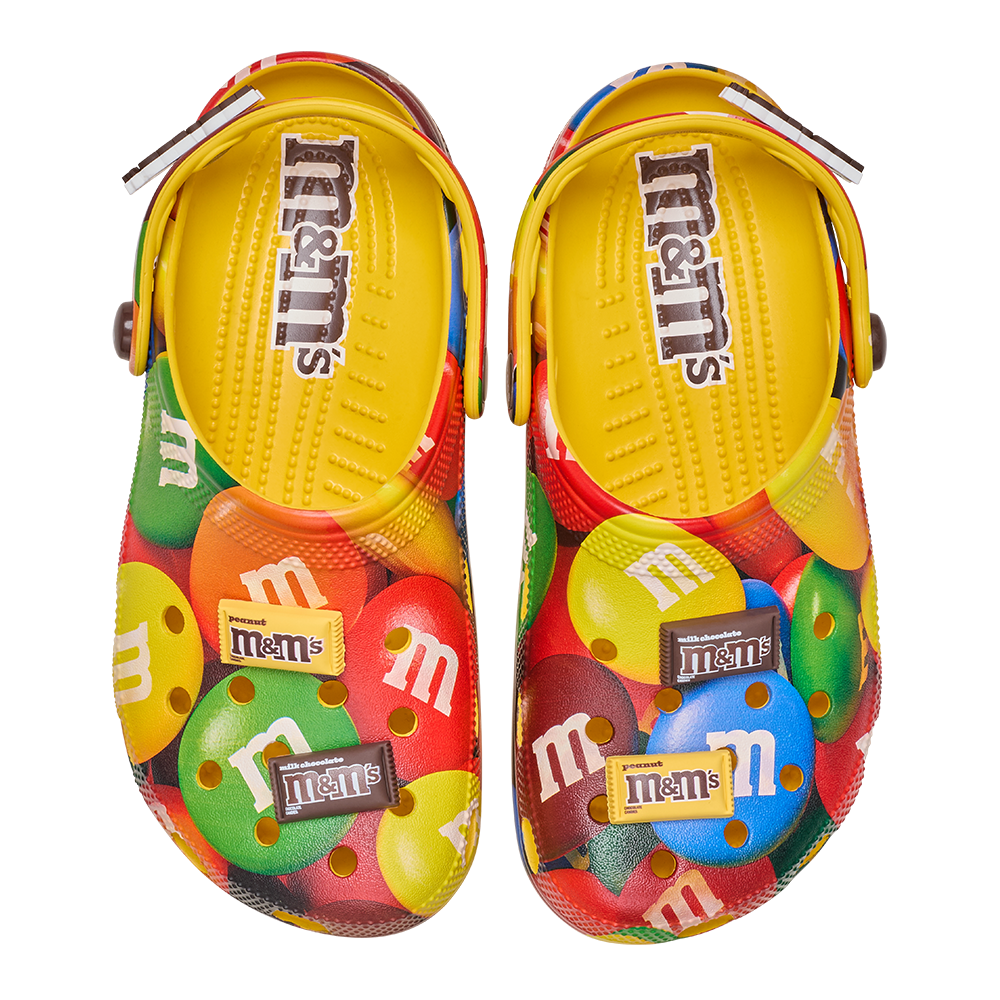 188-m-m-s-x-crocs-classic-clog-4.png M&M’S x Crocs classic clog